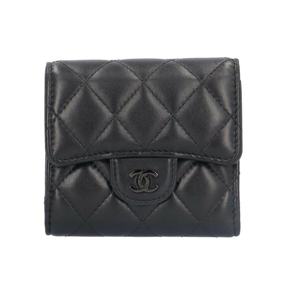 CHANEL Black Lambskin Leather Wallet - Picture 1 of 9